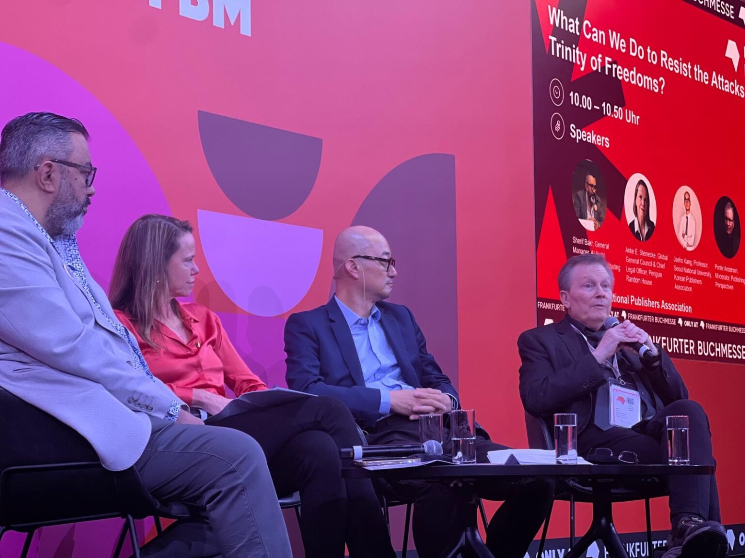 როგორ დავიცვათ „თავისუფლებათა სამება“? – გამომცემლების პასუხი ფრანკფურტიდან | IPA